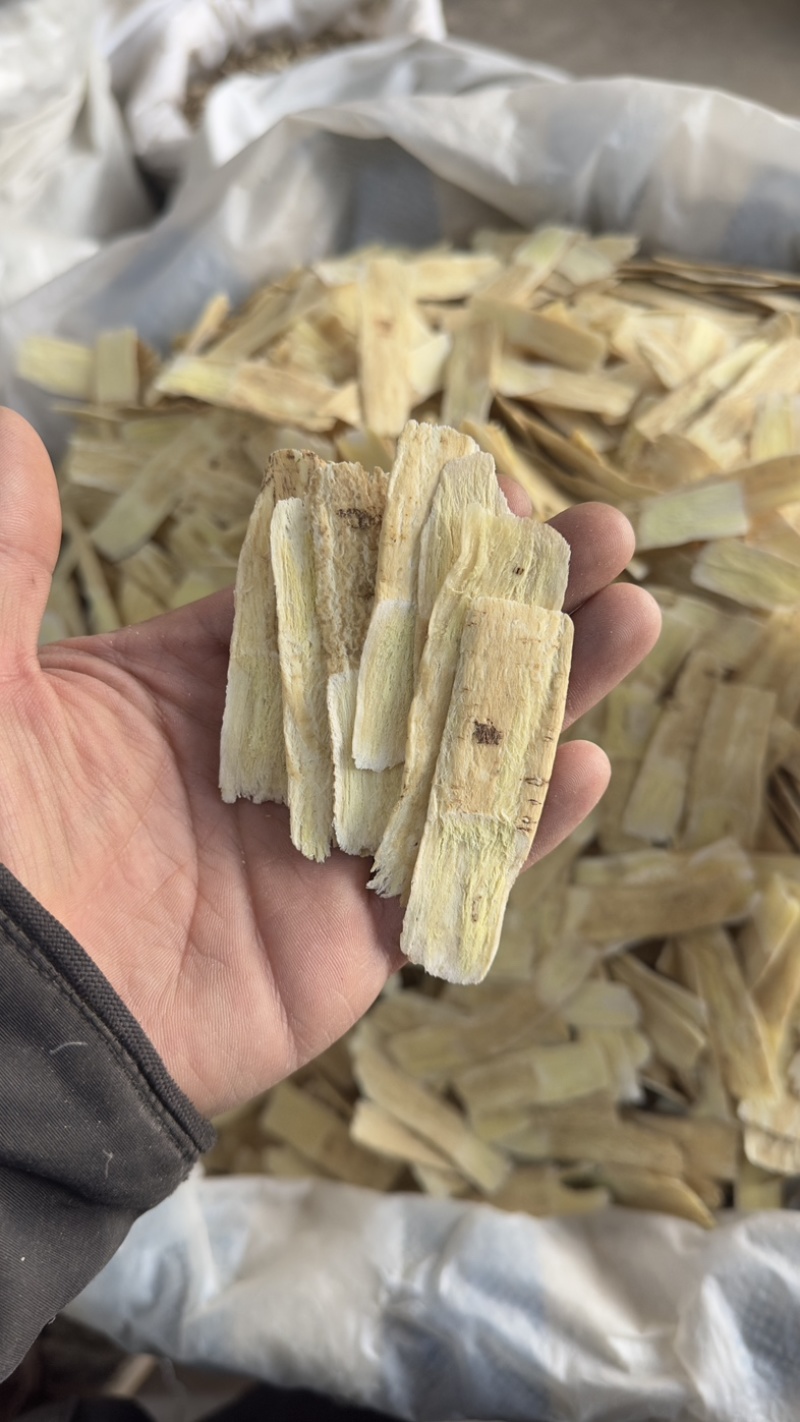 岷县黄芪手工压片。岷县产地直销。手工压片
