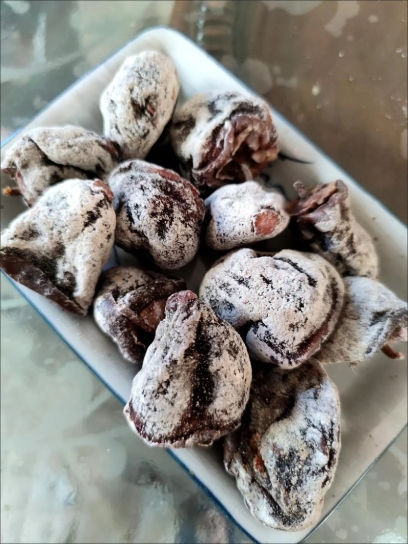 老式黑柿饼自然挂霜