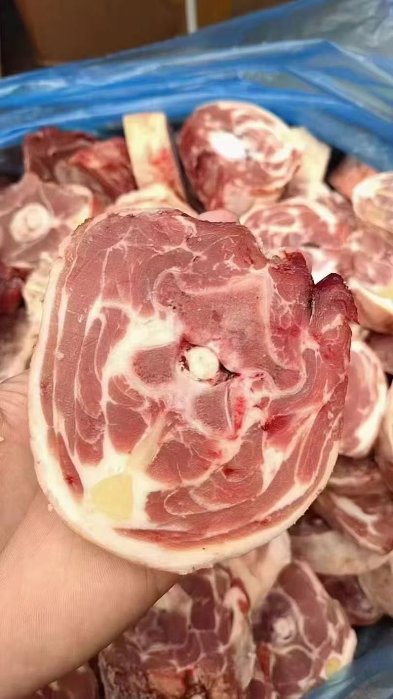 **满肉羊脖骨40斤