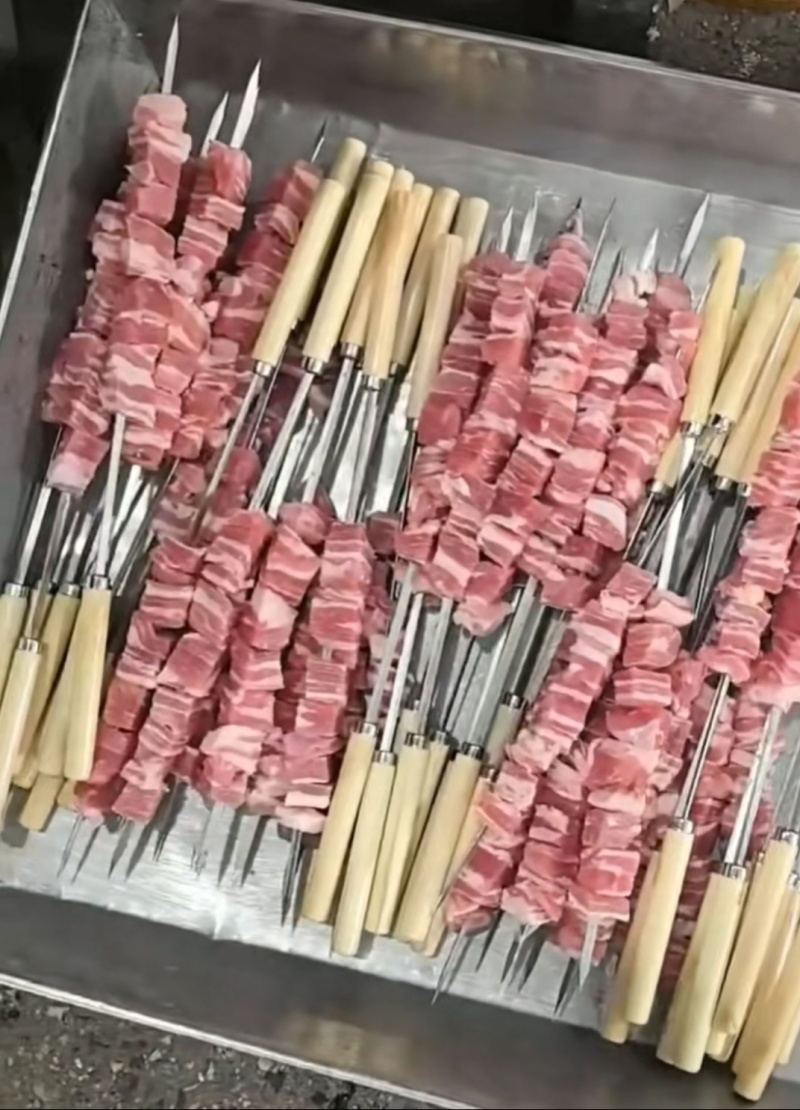 精品羊肉串，烧烤串系列，种类多样，优惠品质保证量大从优