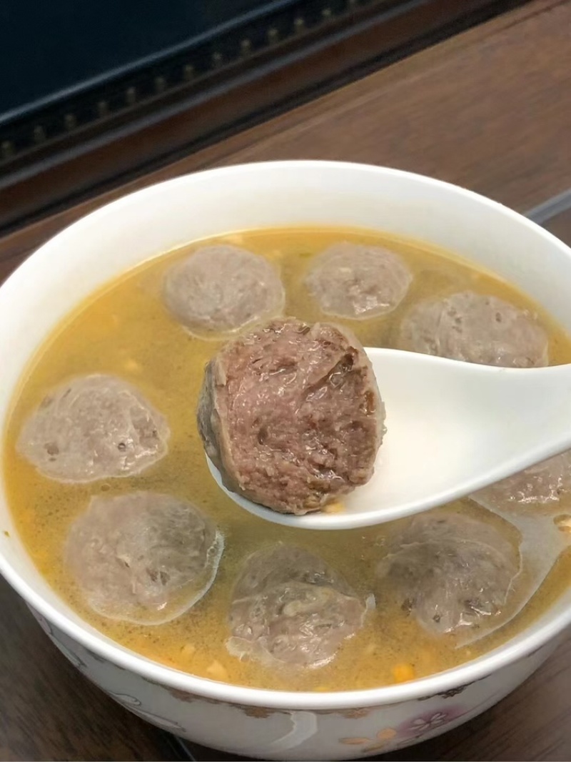 纯手工牛肉丸，厂家直发，大量有货，欢迎各位老板咨询采购