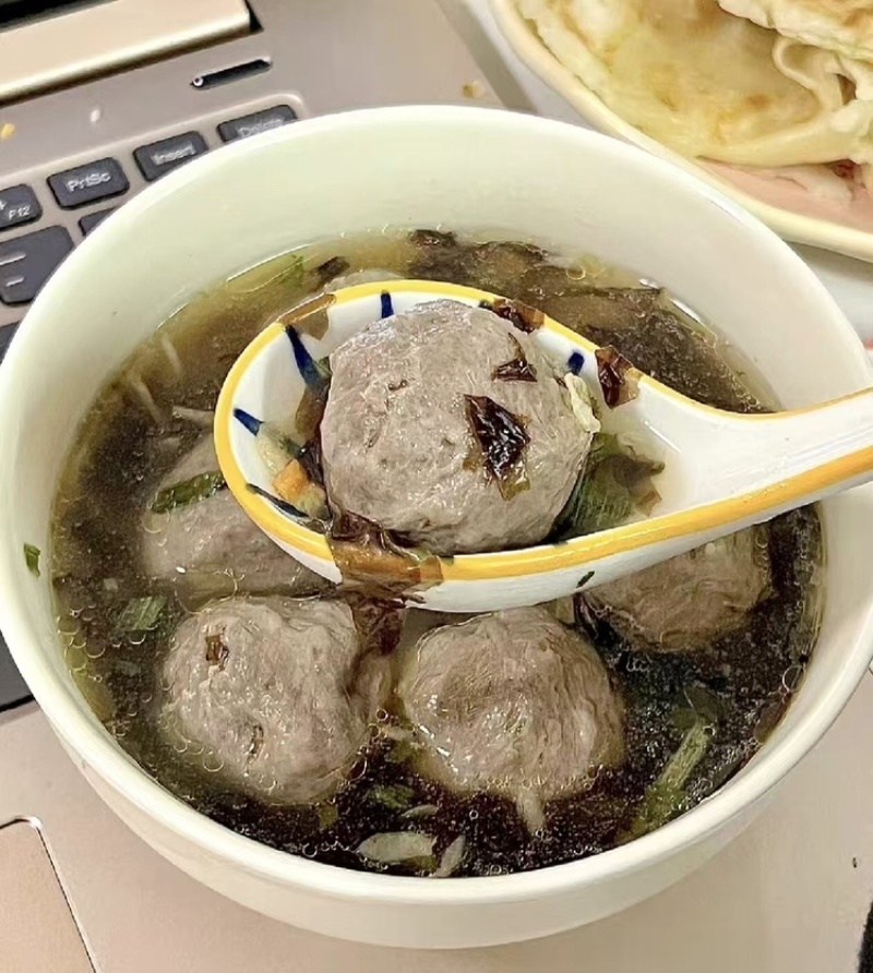 纯手工牛肉丸，厂家直发，大量有货，欢迎各位老板咨询采购