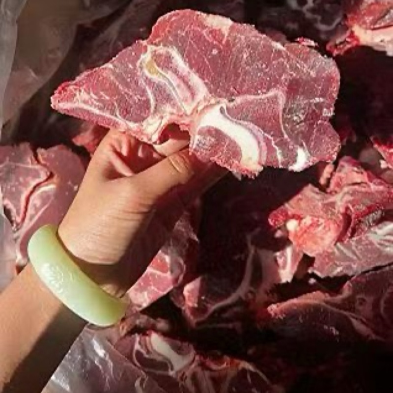 满肉牛脖骨