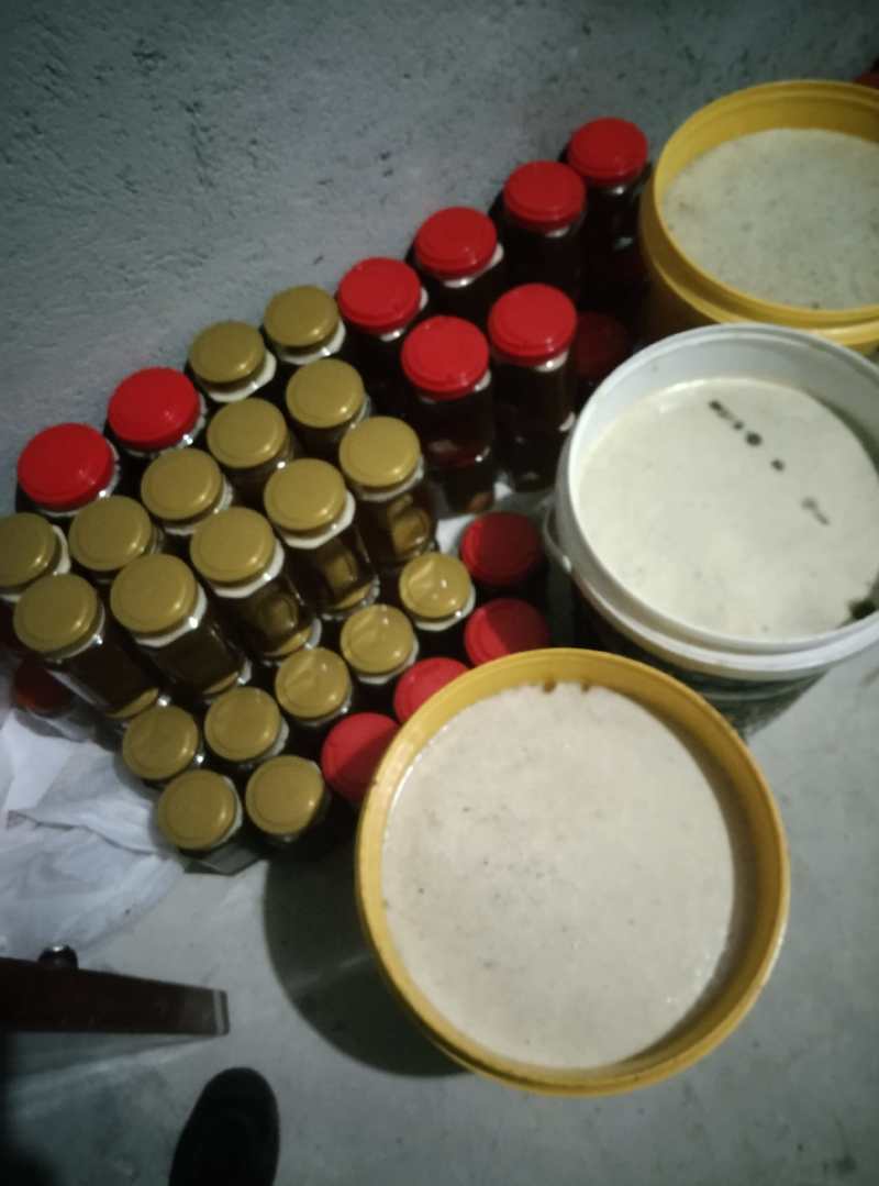 湘西蜂农一手货源品质保障不掺假***高山野蜂蜜一手货
