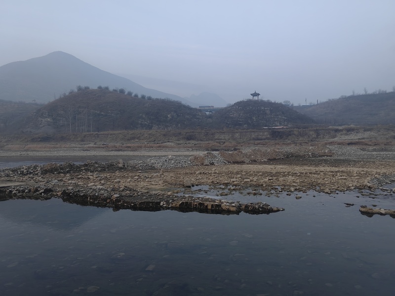 保定雄安新区西部狼牙山高速出口附近环水山地出让出售