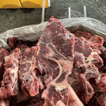 多肉牛脖骨