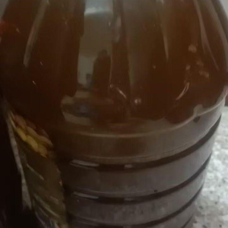 茶仔油，自己山上採摘少量