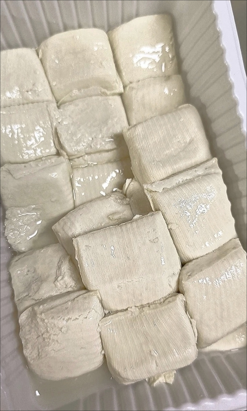 大号石屏包浆豆腐烧烤油炸手撕爆浆臭豆腐云南特产小吃火锅速