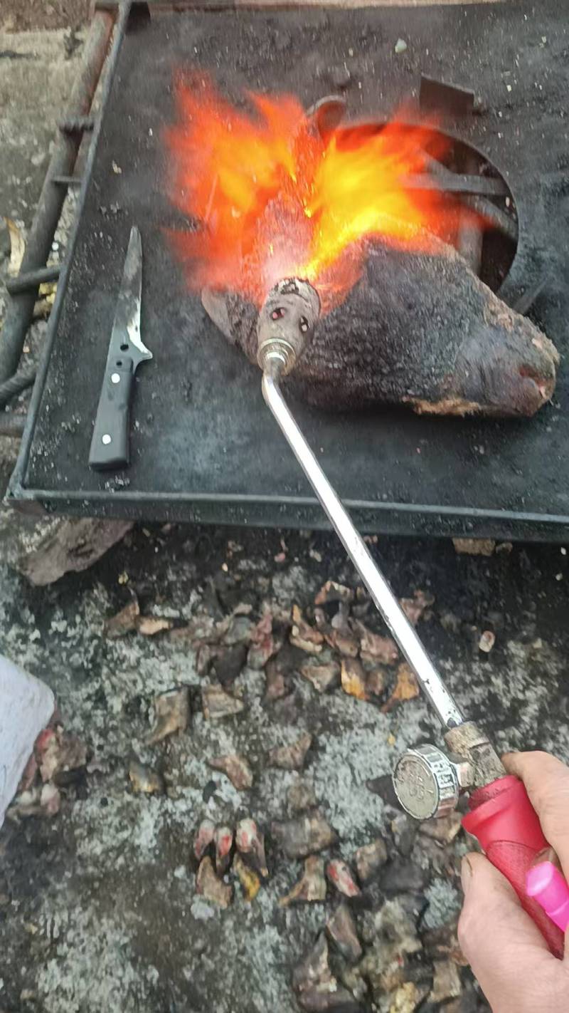 贵州火烧羊蹄羊头自己养殖场养殖，品质保证欢迎老板联系