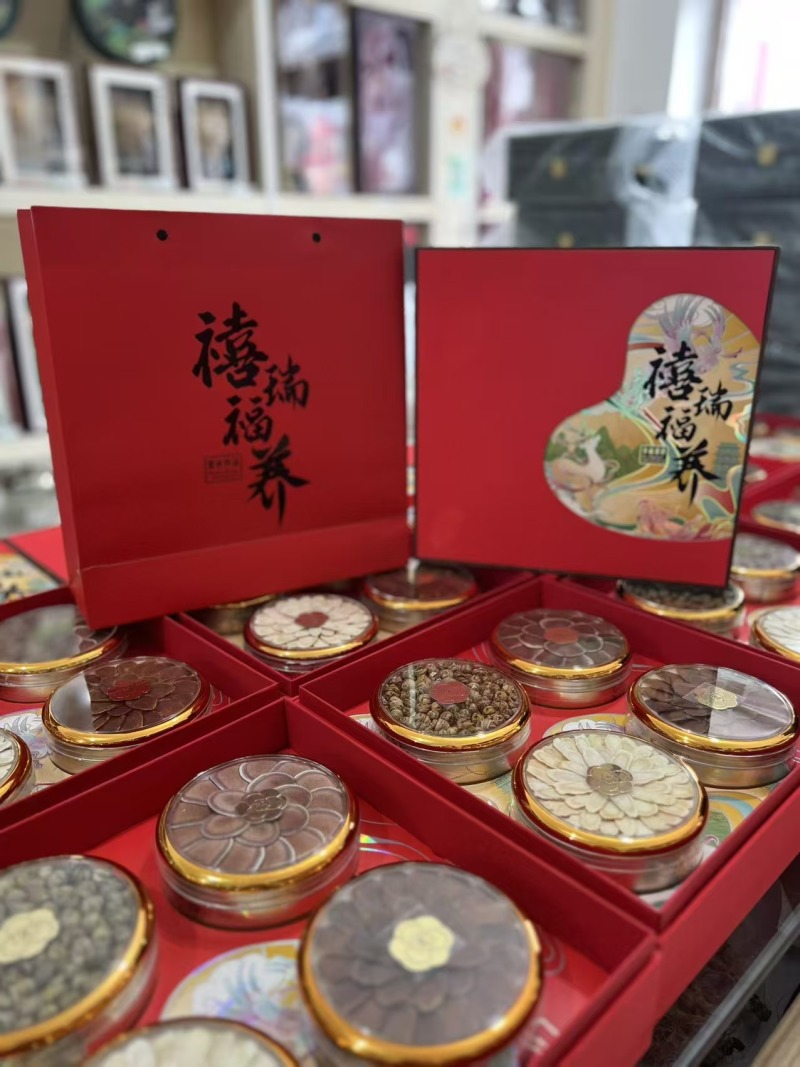 各种礼盒，过节的**，各种规格，型态优美，一手货源