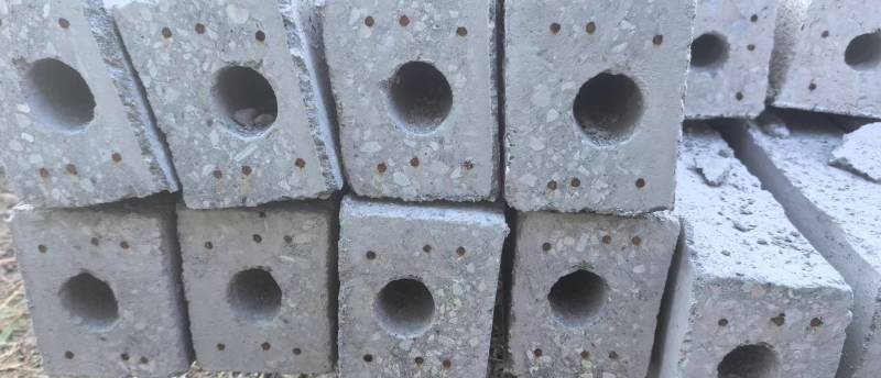 建筑立柱水泥立柱厂家直销，常年供应（量大价优）价格可谈