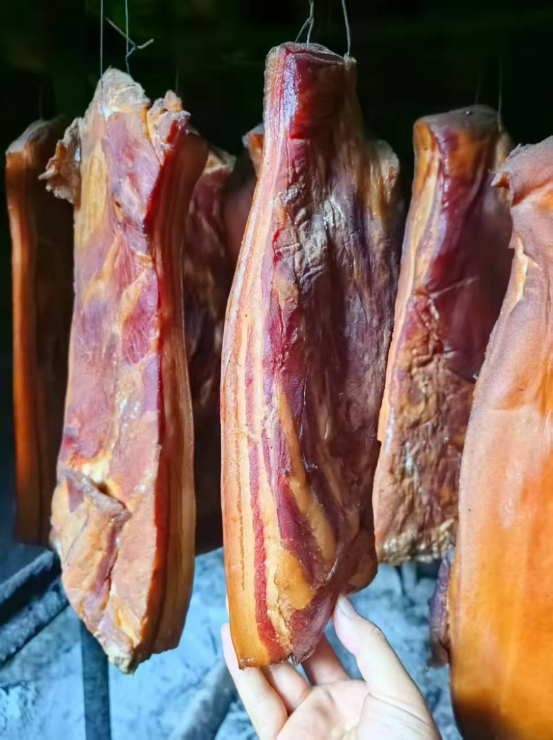 精品五花腊肉正宗柴火烟熏保质保量，重庆产地直发