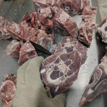 国产满肉牛脖骨35斤左右抄码的9.75一斤