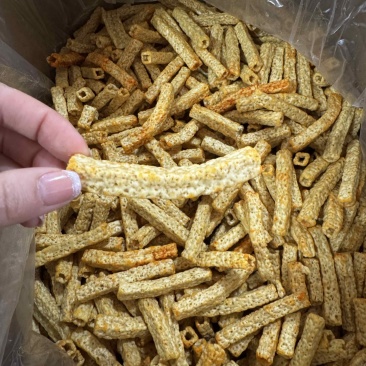 精品亚麻籽烤酥生产厂家老人小孩都可以吃摆地摊跑江湖
