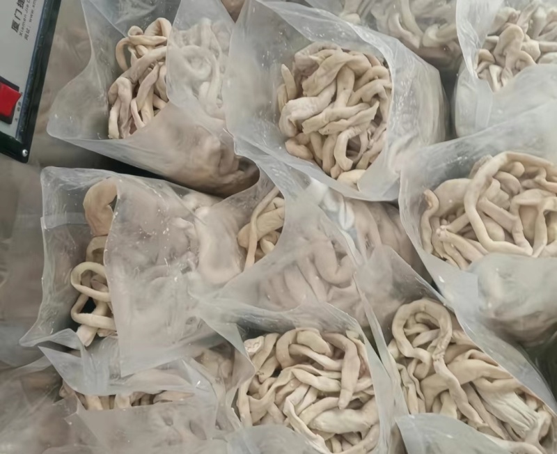 熟羊肠干净立正羊汤馆羊杂面欢迎来电