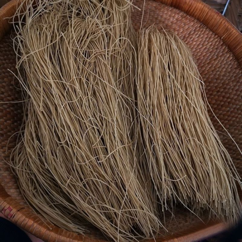 红薯粉条质量保证一手货源价格合理全国发货装车一条龙服务