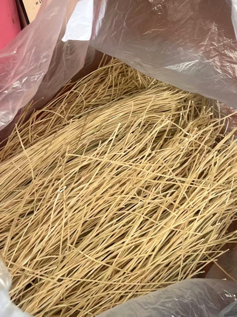 红薯粉条质量保证一手货源价格合理全国发货装车一条龙服务