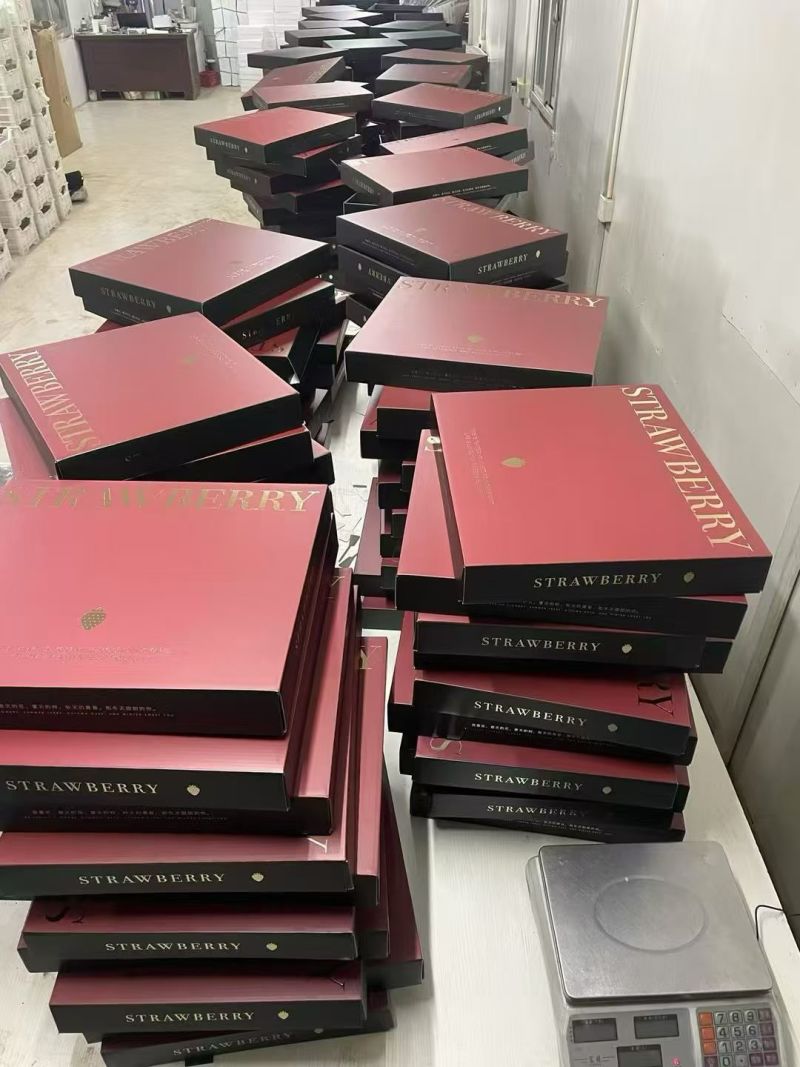 丹东东港九九草莓头茬大果果王礼盒包装甜度高水分足