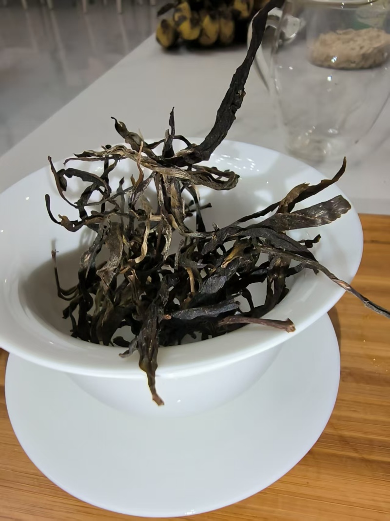 云南普洱生茶，倚邦中小叶种乔木生茶，量大从优，货真价实，