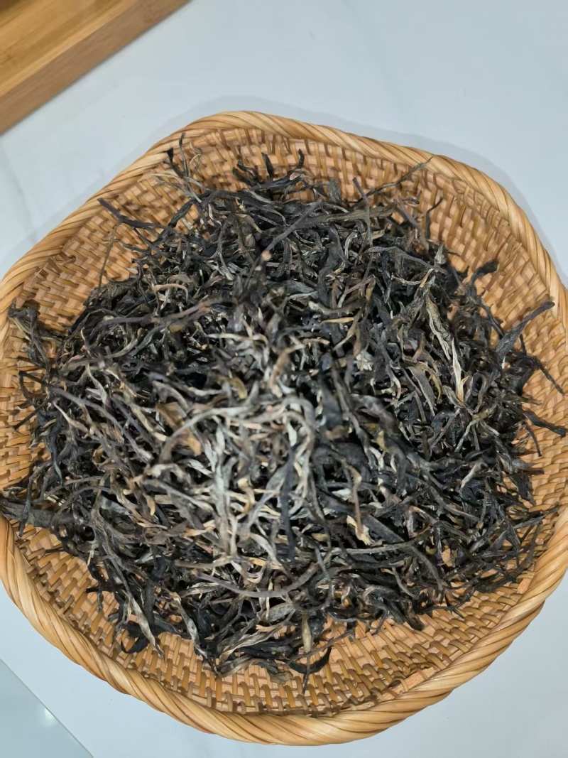 云南普洱生茶，倚邦中小叶种乔木生茶，普洱茶茶叶货真价实