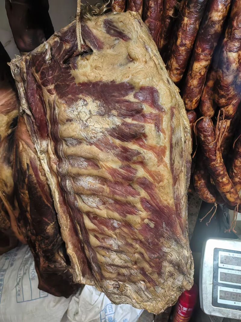正宗腊肉直供产地直发长期供货品质优良，高山腊肉
