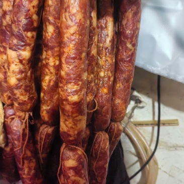 正宗腊肉直供产地直发长期供货品质优良，高山腊肉