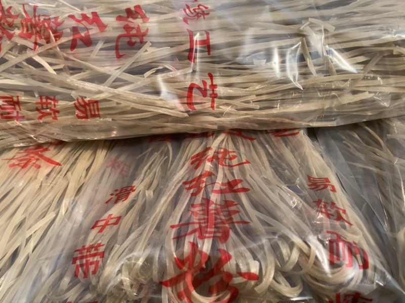 纯红薯粉条滑中带韧易软耐炖