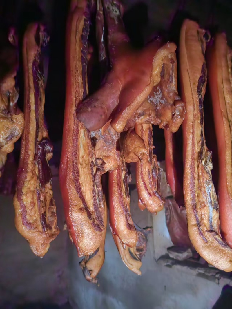 【热卖】广西土猪烟熏肉腊肉腊肉品质优良欢迎电联