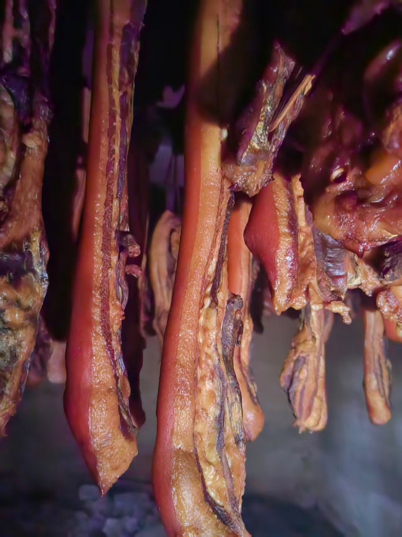 【热卖】广西土猪烟熏肉腊肉腊肉品质优良欢迎电联