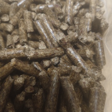 纯松木颗粒***拆迁料