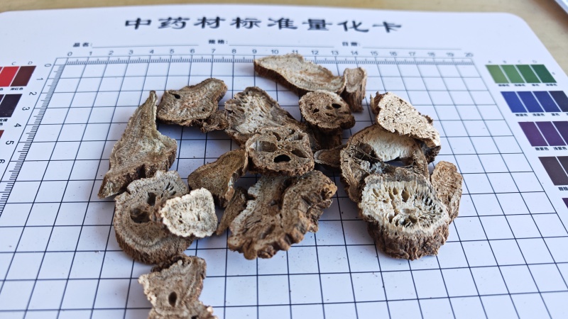 木香！云南木香，根条肥壮、油性足、香气浓郁。量大价优！