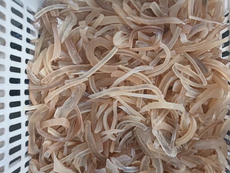牛皮，加工成品牛皮丝，一件起发，量大从优，长年有货。