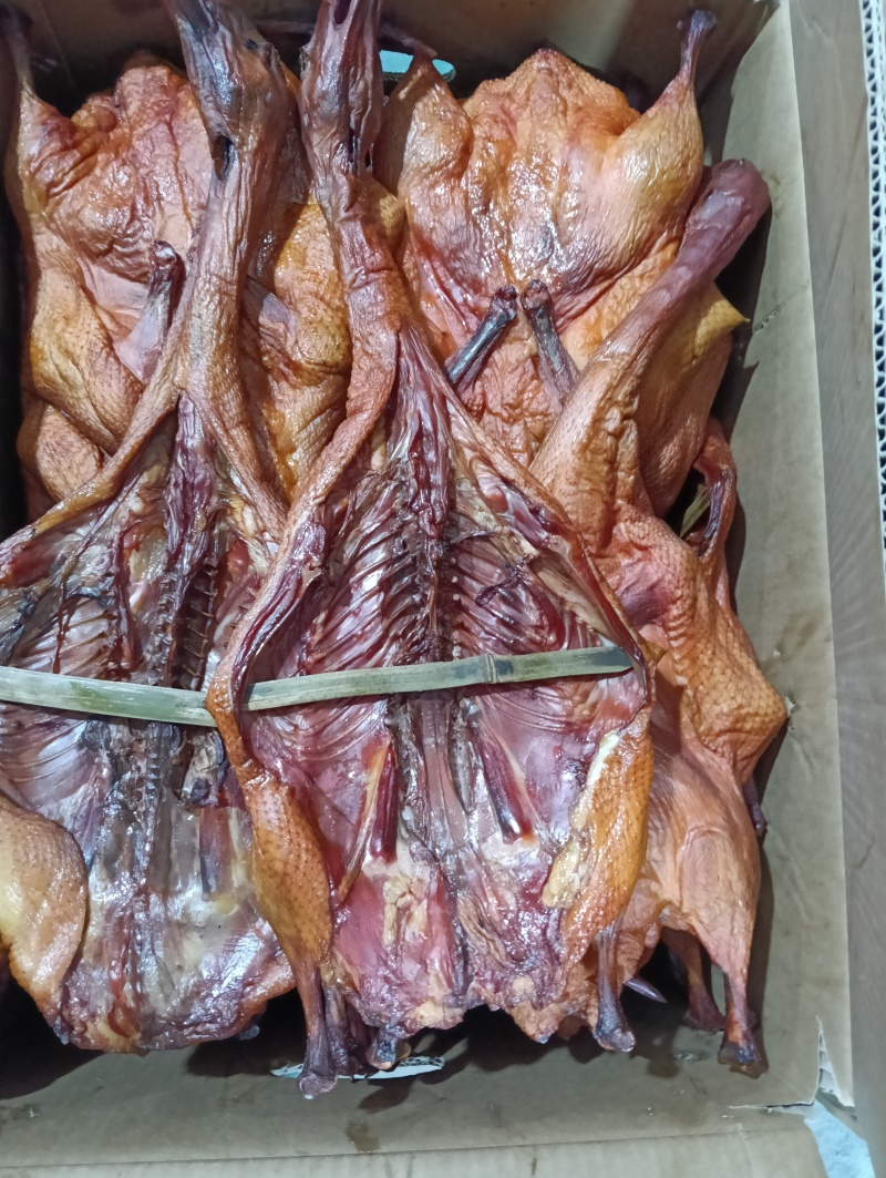 【烟熏板鸭】烟熏板鸭味道好每天新鲜出炉下单秒发