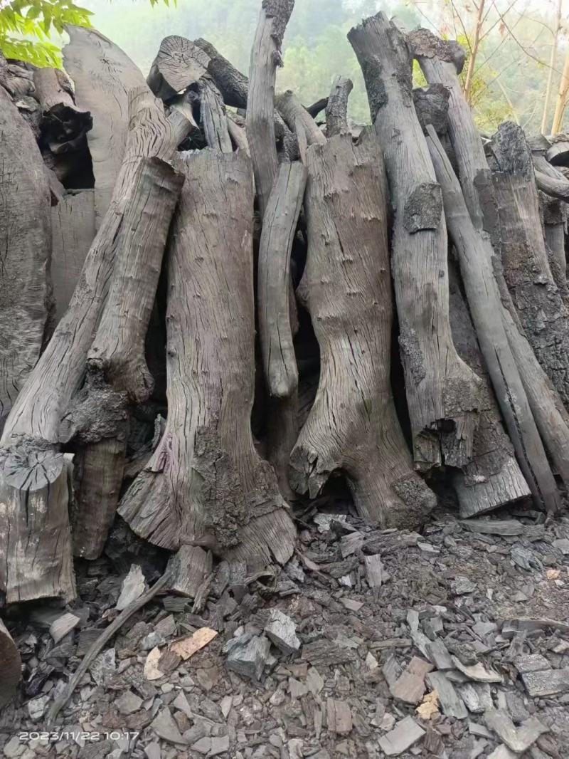 现货精品荔枝木炭龙眼木炭黄芽木炭大量供应易燃耐烧