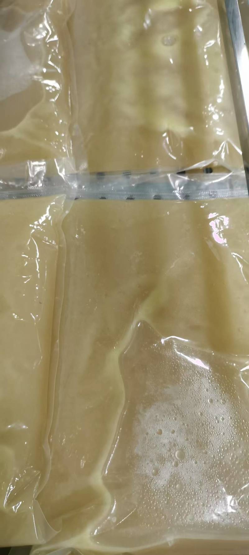 牛骨高汤：纯牛大骨熬制