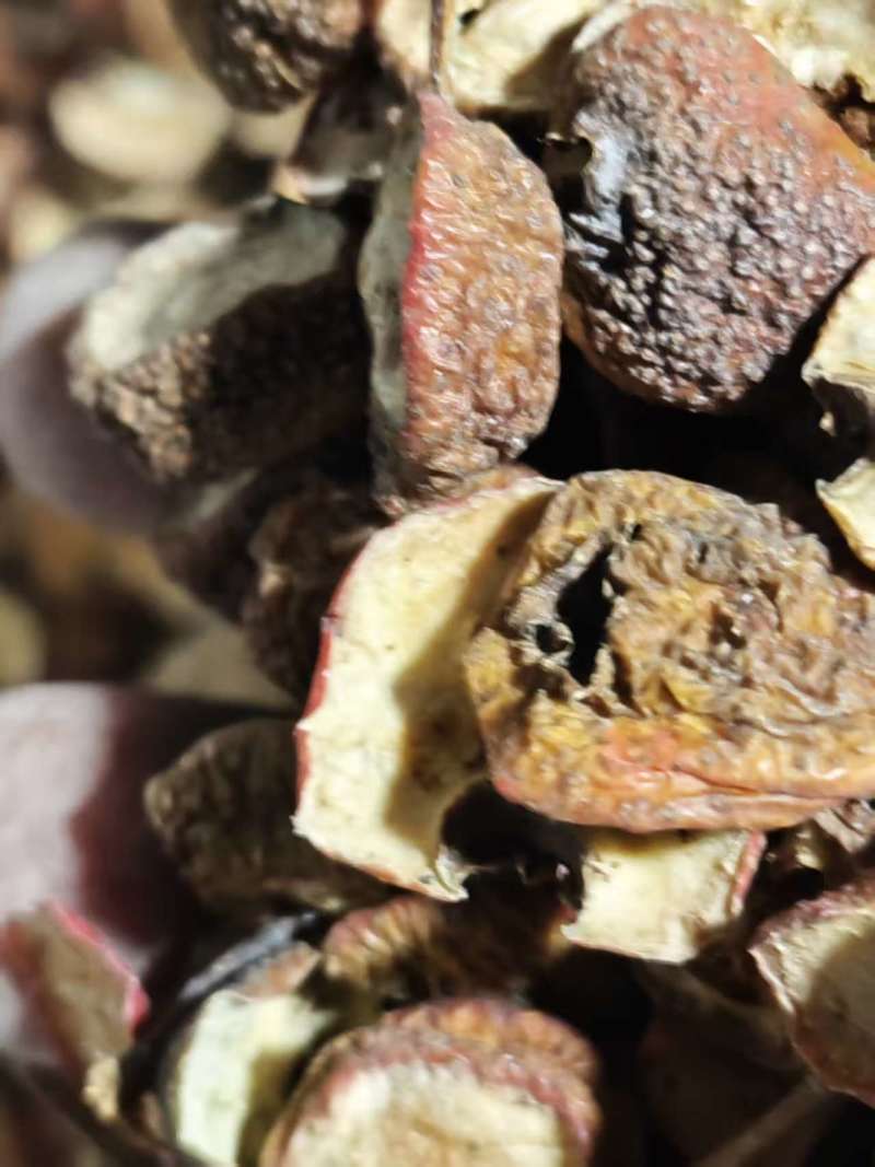 去年的带籽山楂干，价格便宜，货色也不错，有需要的联系我