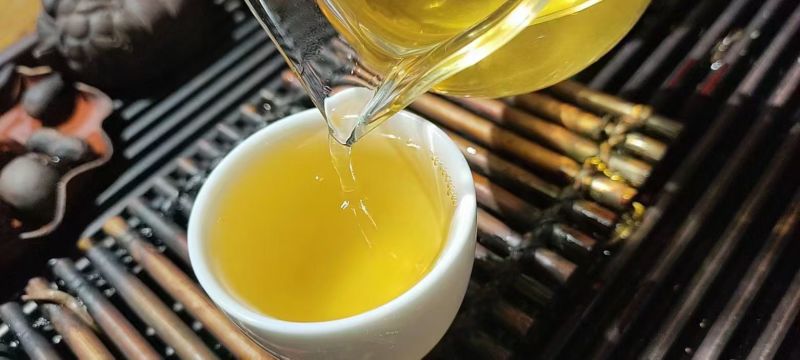 云南普洱茶曼岗古树357克饼
