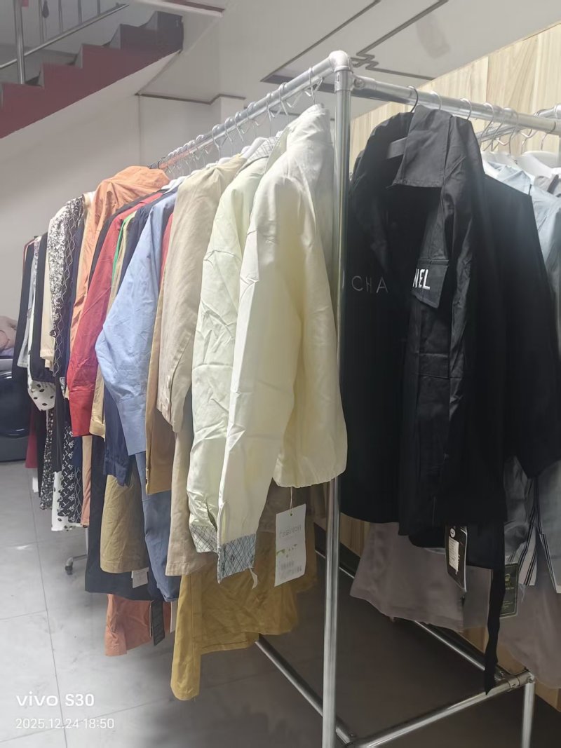 直播倒闭三百件左右