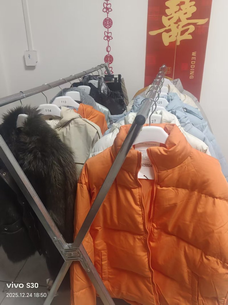 直播倒闭三百件左右