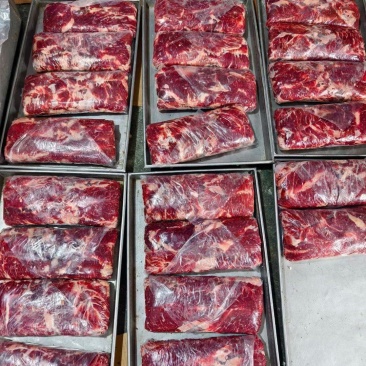 纯干牛碎肉，瘦度高，各种比例都可定做，欢迎定价咨询