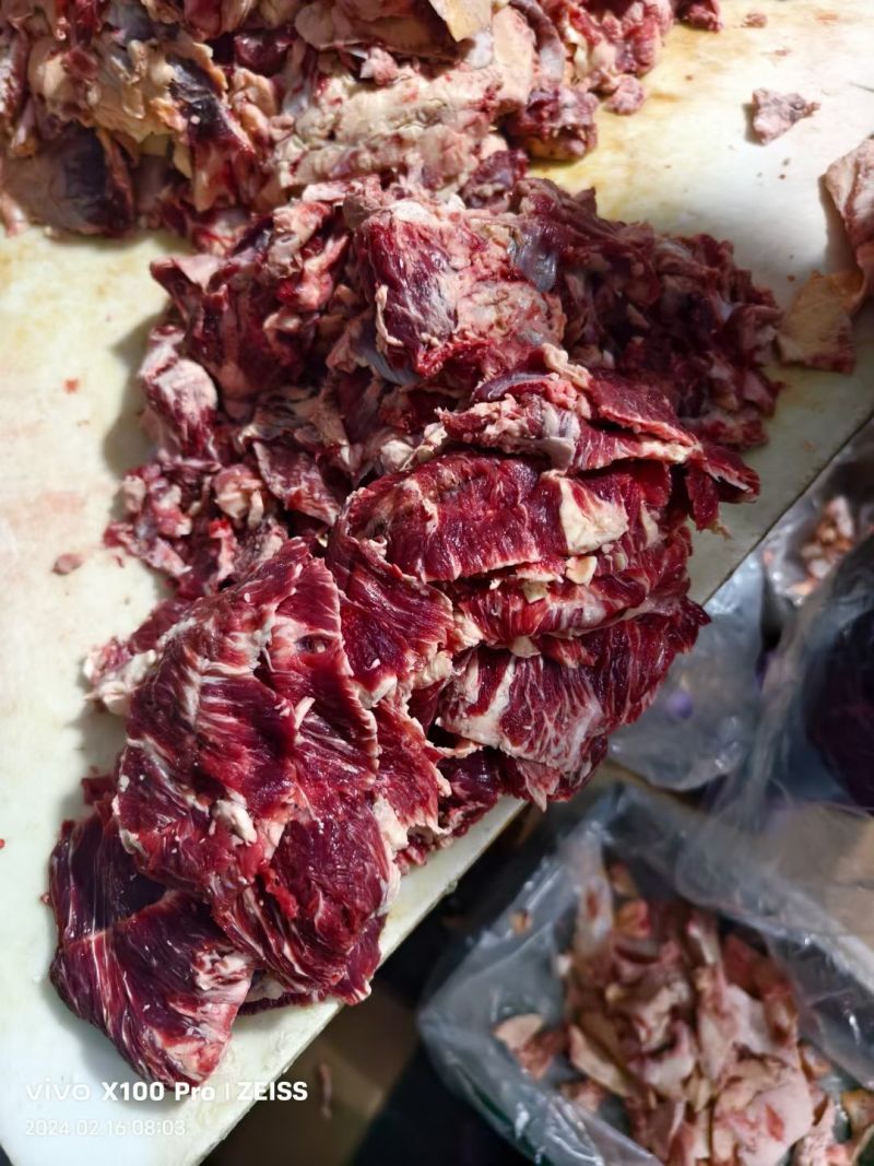 纯干牛碎肉，瘦度高，各种比例都可定做，欢迎定价咨询