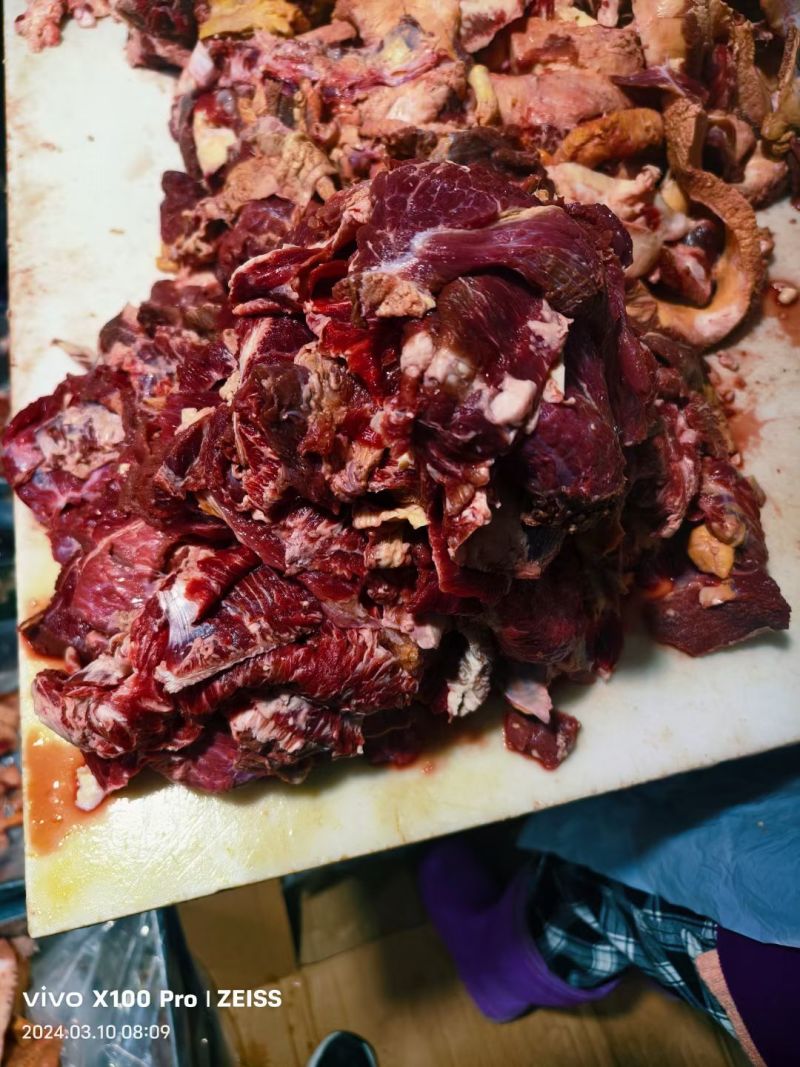 纯干牛碎肉，瘦度高，各种比例都可定做，欢迎定价咨询