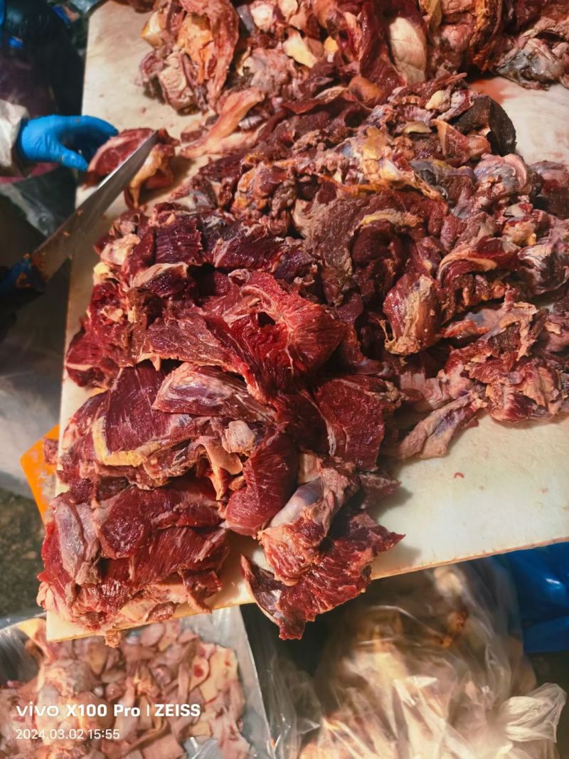 纯干牛碎肉，瘦度高，各种比例都可定做，欢迎定价咨询