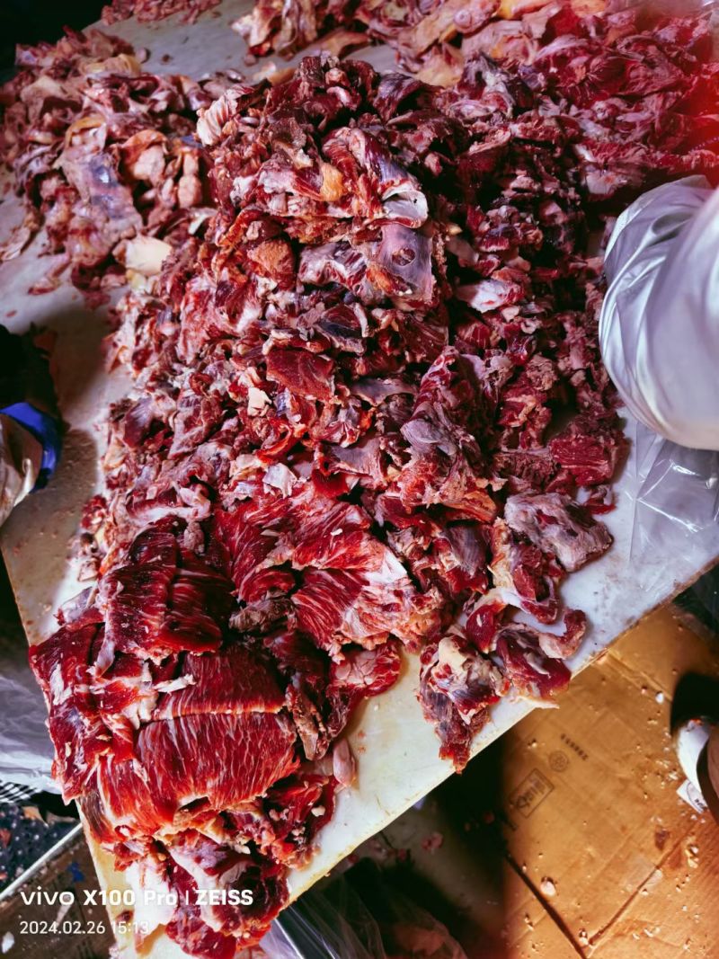 纯干牛碎肉，瘦度高，各种比例都可定做，欢迎定价咨询