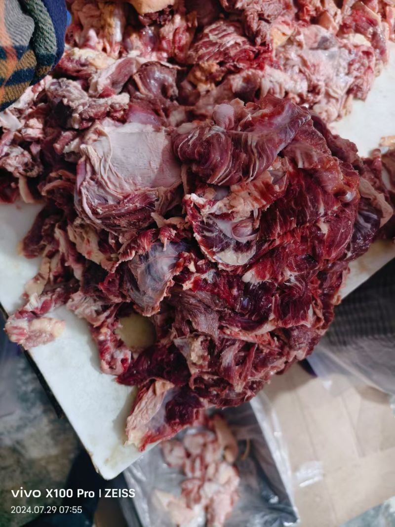 纯干牛碎肉，瘦度高，各种比例都可定做，欢迎定价咨询
