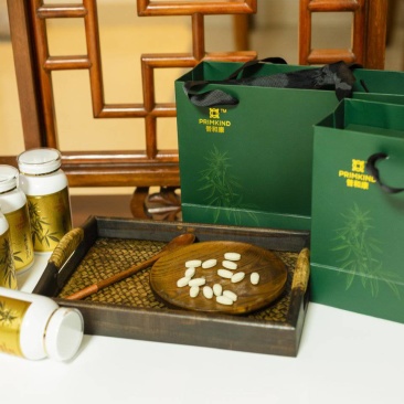 火麻蛋白，含植物白蛋白和球蛋白，植物蛋白中的**