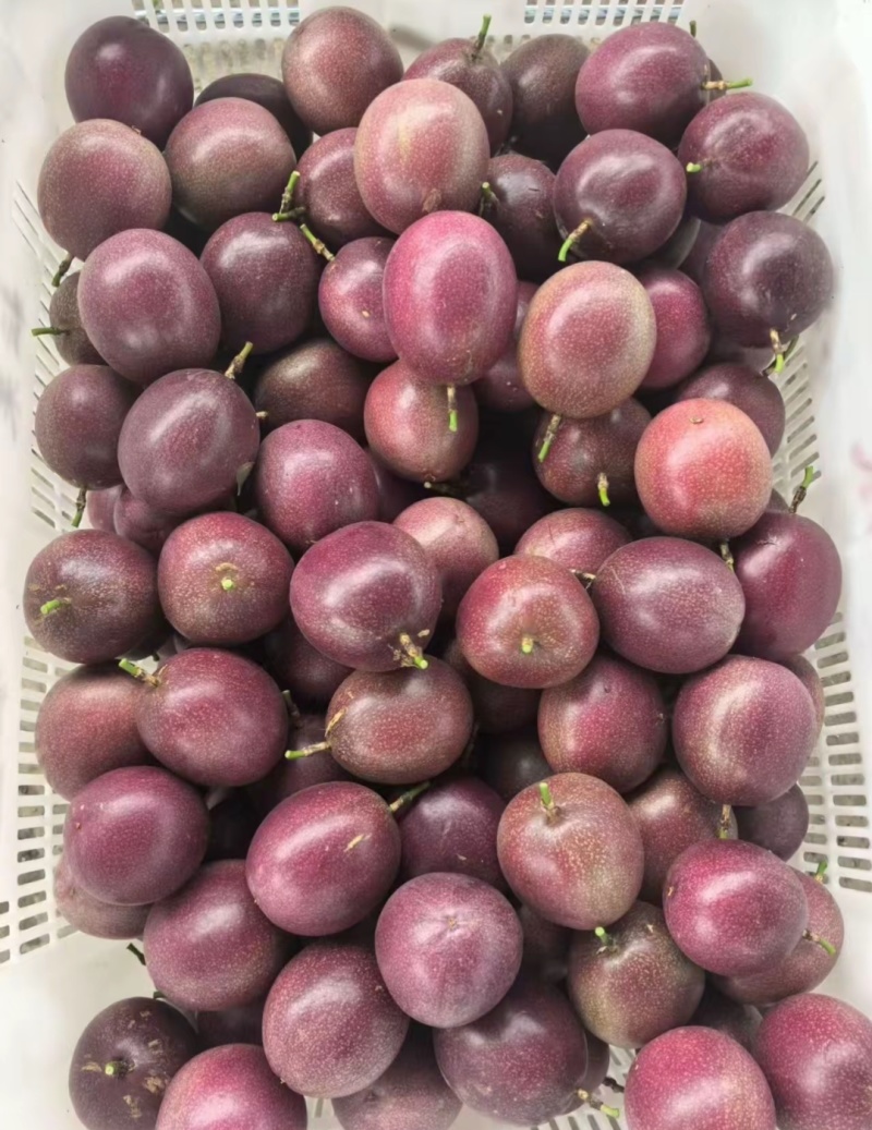 蜜桃百香果源头货源
