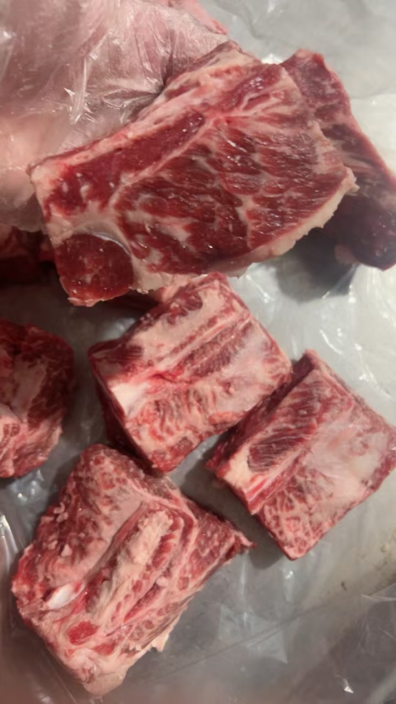 谷饲雪花牛肉块，雪花上脑边定制二斤包装限量款