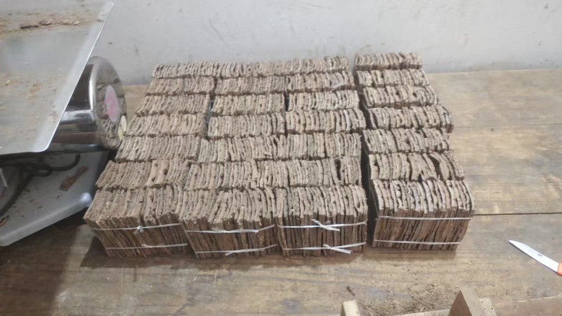 杜仲皮批发6×10块杜仲全规格加工支持定做产地直发