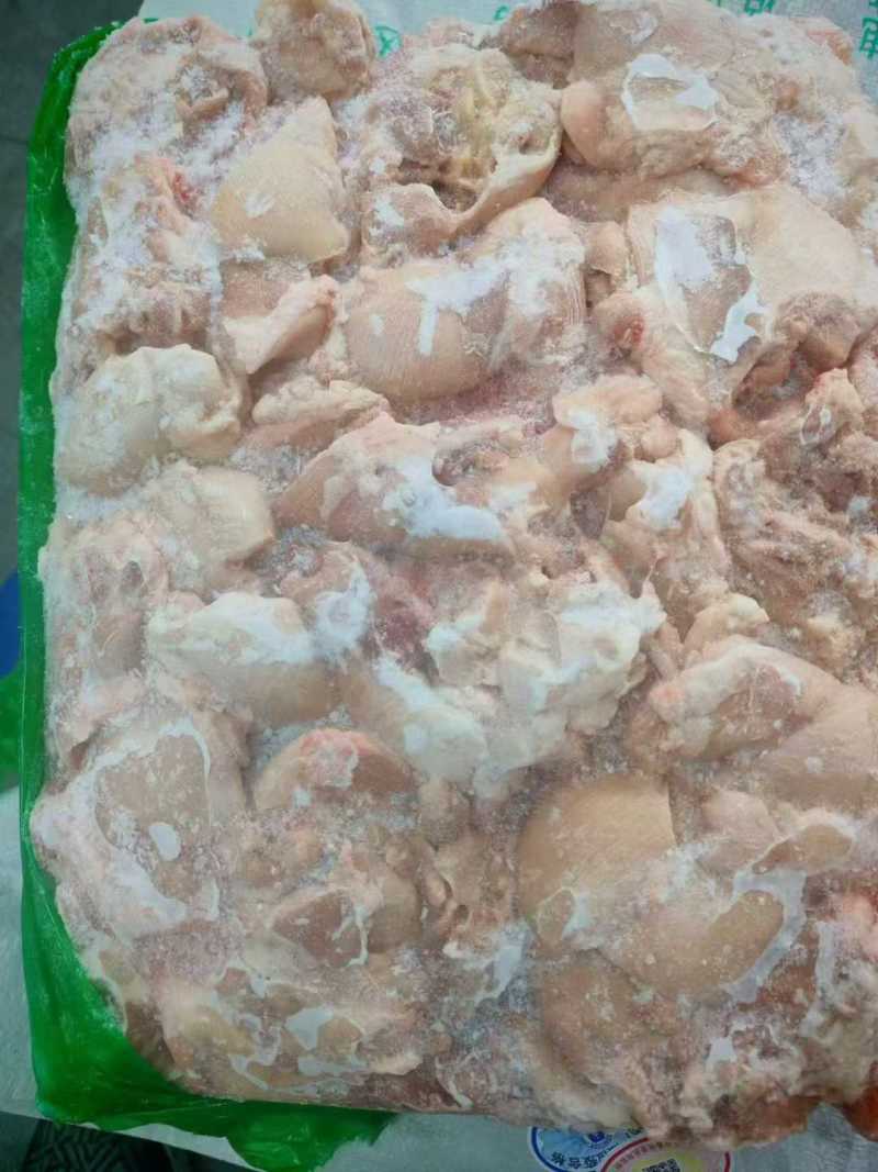 去皮去骨鸡腿肉（140克）